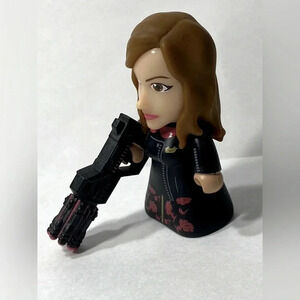 Doctor  Who - Titans Vinyl Figure - Clara Oswald w/ Weapon - 💪😁